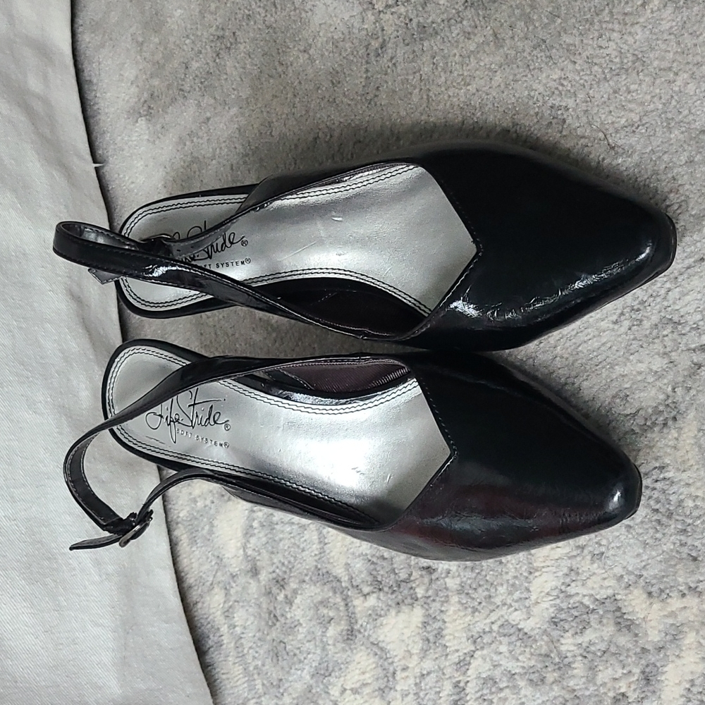 🖤 Life Stride Slingback Pumps 🖤